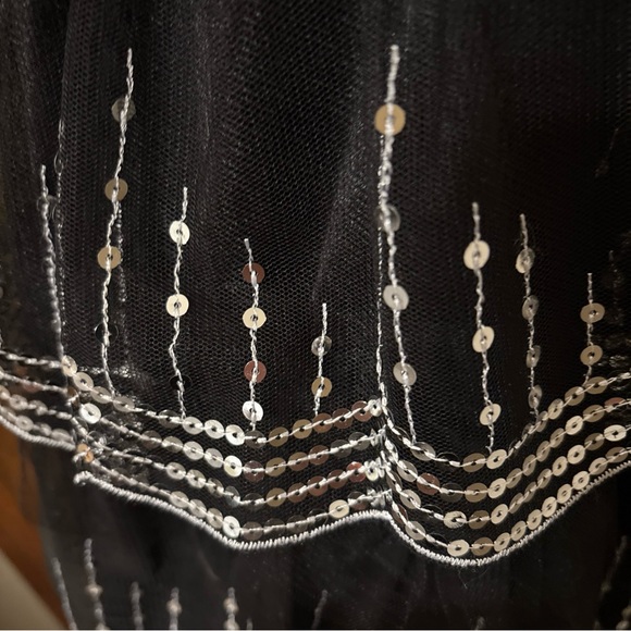 Masquerade Elegant Black Gown with Silver Accents Juniors 16/17 Vtg - Picture 5 of 9